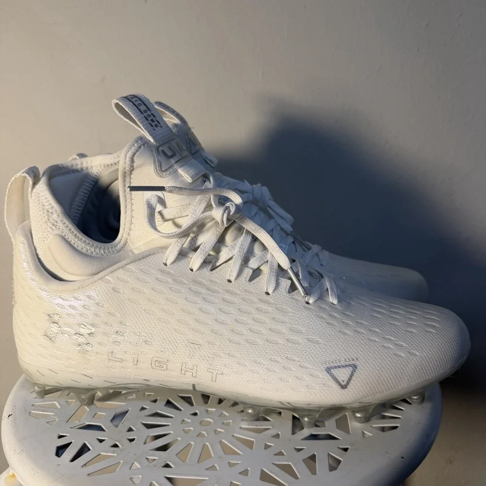 Under Armour Spotlight Lux MC 2.0 Mens Size 10 White Running Football Cleats